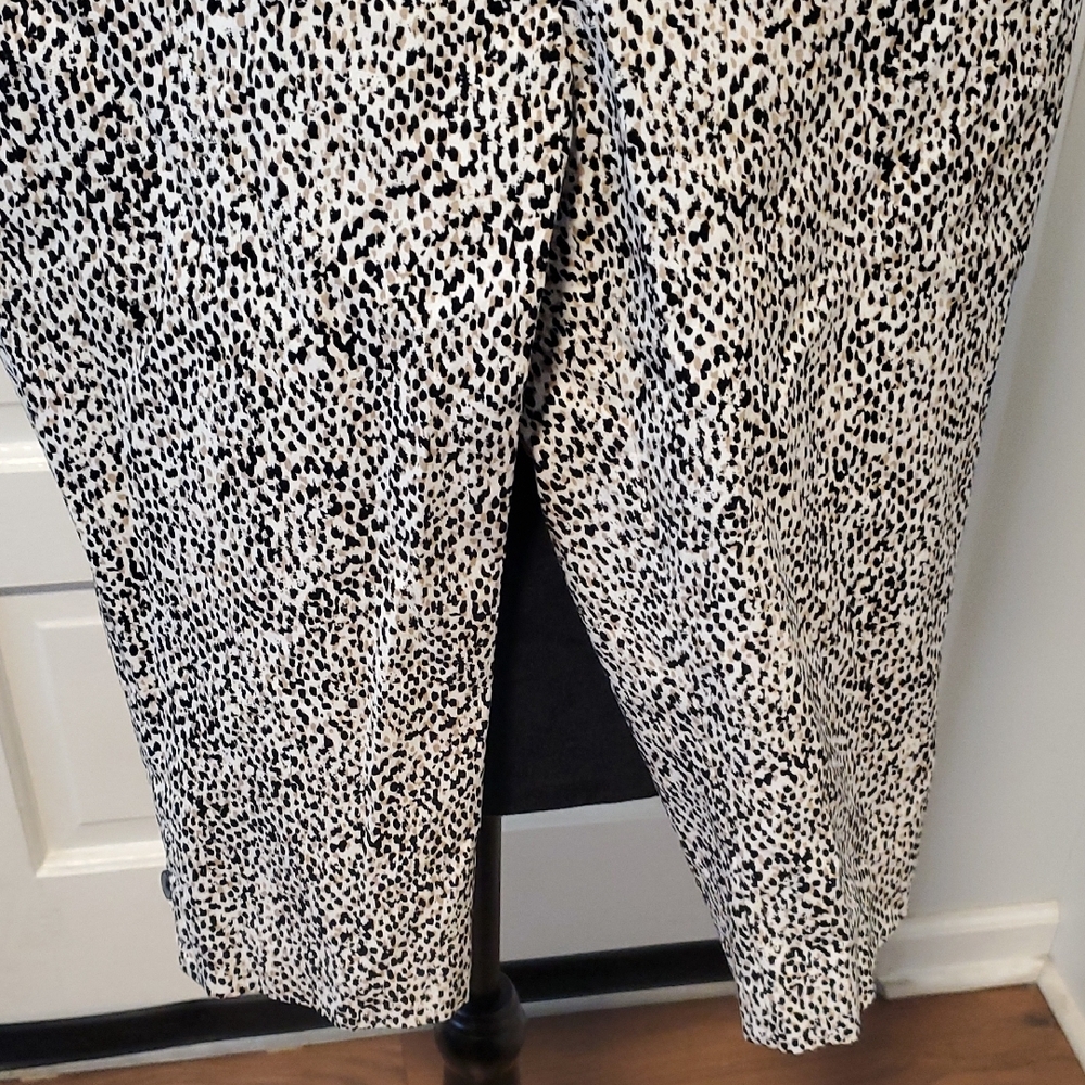 Chico's Animal Patterned Capris - image 4